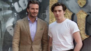 David Beckham oğlu Brooklyn ile galaya katıldı.
