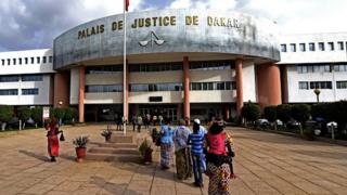 Liberté provisoire accordée aux personnes arrêtées pour diffusion d'image offensante pour Macky Sall