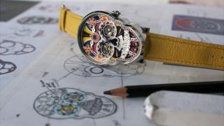 Reloj con forma de cráneo