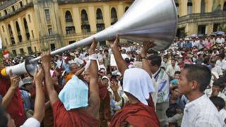 ආගමට අවමානයක්ද? ශබ්ද දූෂණයක්ද?
