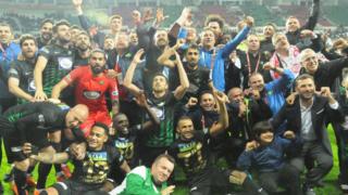Akhisarspor, Fenerbahçe'yi 3-2 mağlup ederek şampiyon oldu.