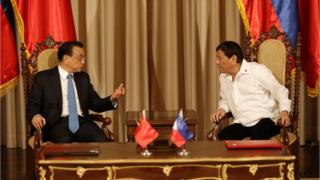 Tổng thống Duterte gặp Thủ tướng Trung Quốc Lý Khắc Cường tại Manila hồi tháng 11/2017.