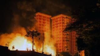 Subestações pegando fogo em Caracas