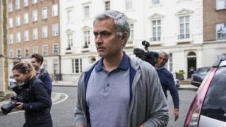 Mourinho yavuze ko abakinyi ba City "bagushwa n'akayaga gake"