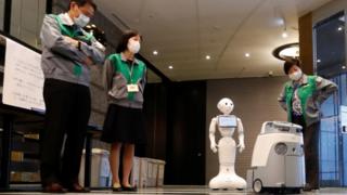 Robots-helping-coronavirus-patients-in-hotels-in-Tokyo-Japan.