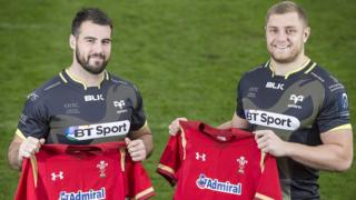 Scott Baldwin a James King