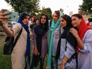 Perempuan Iran dan sepak bola