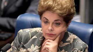 Dilma Rousseff durante seu julgamento no Senado