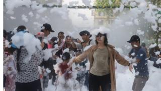 ရန်ကုန်က ဆပ်ပြာမြှုပ် သင်္ကြန်