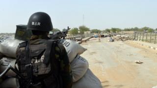 Un soldat camerounais à Fotokol en 2015