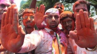కార్యకర్తల సంబురాలు
