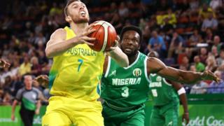 Nicholas Kay ti Australia pelu omo Naijiria