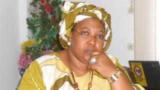 Légende : ce mercredi commémore l’anniversaire de toutes les victimes de la répression en Guinée a annoncé Asmaou Diallo, présidente de l’AVIPA, dans une allocution radio.