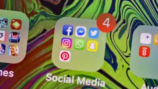 Iconos de Facebook, Messenger, Twitter, Instagram, WhatsApp, Snapchat y Pinterest