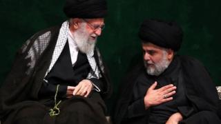 مقتصدی صدر و آیت الله علی خامنهای در مراسم عزاداری سالگرد امام سوم شیعیان