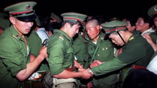 六四30周年特辑之六:大学生 不成熟的八九民运主体 - BBC News 中文