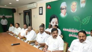 தமிழ்நாடு: சங்க பரிவாரத்தின் ஒற்றையாட்சிக் கனவுக்கான பரிசோதனைக் களமா?