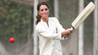 Duchess of Cambridge playing cricket