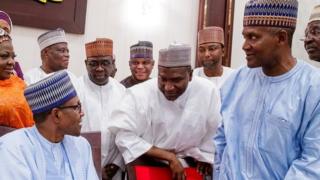 Buhari pẹlu awọn oniṣowo l'Abuja