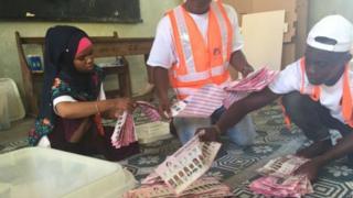 Bitegekanijwe ko ivyavuye mu matora mw'izinga rya Zanzibar bimenyekana uyu musi.