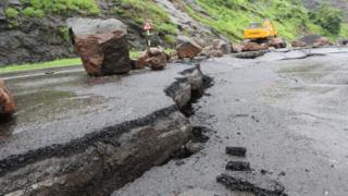 Crack for road