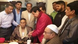 ঢাকায় জাতীয় পার্টির প্রধানের বাড়িতে আওয়ামী লীগ প্রার্থী।