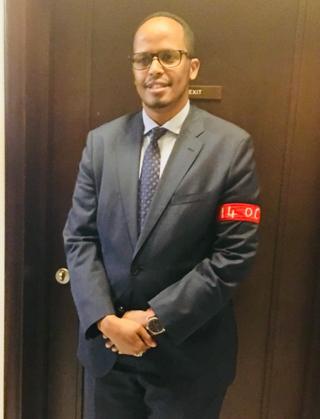 Taabid Cabdi duqii hore ee Muqdisho waxa uu sheegay in uu calaamadda guduudan siibi doono 14-ka Oktoobar, 2018-ka