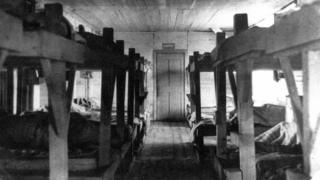 Барак для заключенных в одном из лагерей Пермского края (1943 г.)
