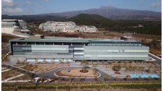 전국 첫 영리병원 제한부 허가를 받은 제주 녹지국제병원