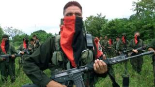 Guerrilleros armados del ELN.