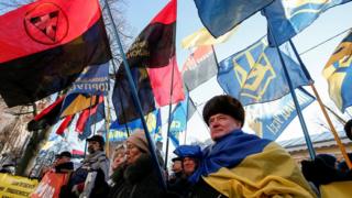Українські націоналісти протестують проти польського закону про Інститут національної пам'яті біля посольства Польщі в Києві, 5 лютого