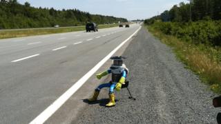 Hitchbot on roadside