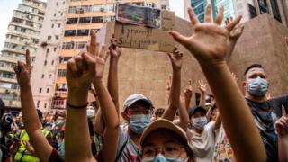 Manifestantes se manifiestan contra la ley de seguridad nacional en Hong Kong (01/07/20)