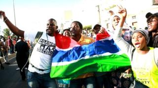 Des Gambiens jubilent en janvier à Dakar