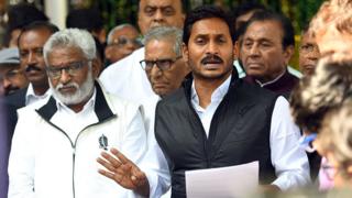 ஜெகன் மோகன் ரெட்டி: ஆந்திர பிரதேச முதல்வராக பதவியேற்பு