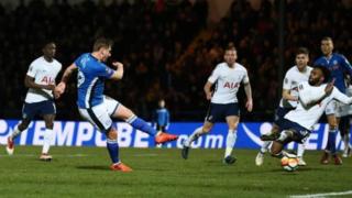 Steve Davies lokacin da yake rama ta biyu