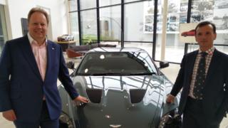 Энди Палмер из Aston Martin и член парламента от Alun Cairns