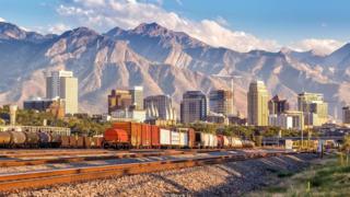 Brigham Young thành lập Thành phố Salt Lake ở Utah.