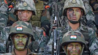 भारत और चीन के सैनिक संयुक्त युद्धाभ्यास में