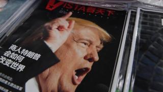 北京一处报摊陈列出美国总统当选人特朗普的中文报道。