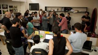 Los periodistas de El Faro el día que se anunció que habían recibido el Premio Gabriel García Márquez a la Excelencia Periodística, en 2016.