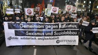 Austria Far Right: Thousands Rally Against Vienna Ball - BBC News