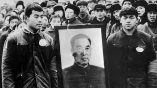 1977年1月,北京民眾紀念周恩來逝世1週年。