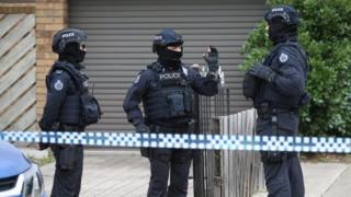 Во вторник в Мельбурне были задействованы тяжело вооруженные сотрудники полиции