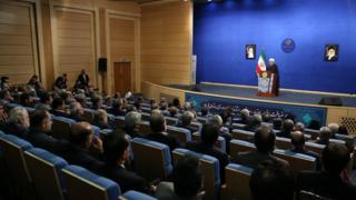 حسن روحانی در جمع تعدادی از مسئولان دولتی