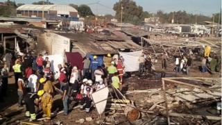 Hotunan kungiyar agaji ta Red Cross sun nuna yadda shaguna suka yi kaca kaca