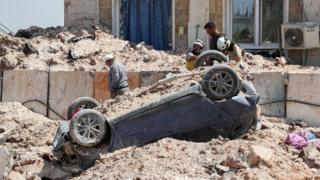 ركام جراء الضربة الأمريكية التي استهدفت إدلب