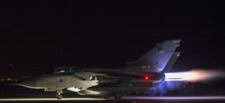 Фотография, выданная Министерством обороны США для взлета «Торнадо» военно-воздушных сил на вылет в ВВС Акротири для нанесения ударов в поддержку операций на Ближнем Востоке.