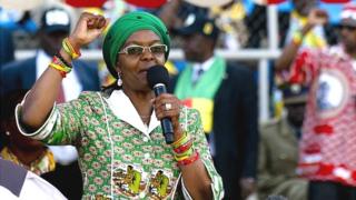 Mme Mugabe a révélé qu'elle encourage son mari à désigner son successeur.