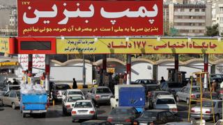 وزارت نفت ایران میگوید واردات بنزین به ایران در ماههای اخیر کاهش یافته است.